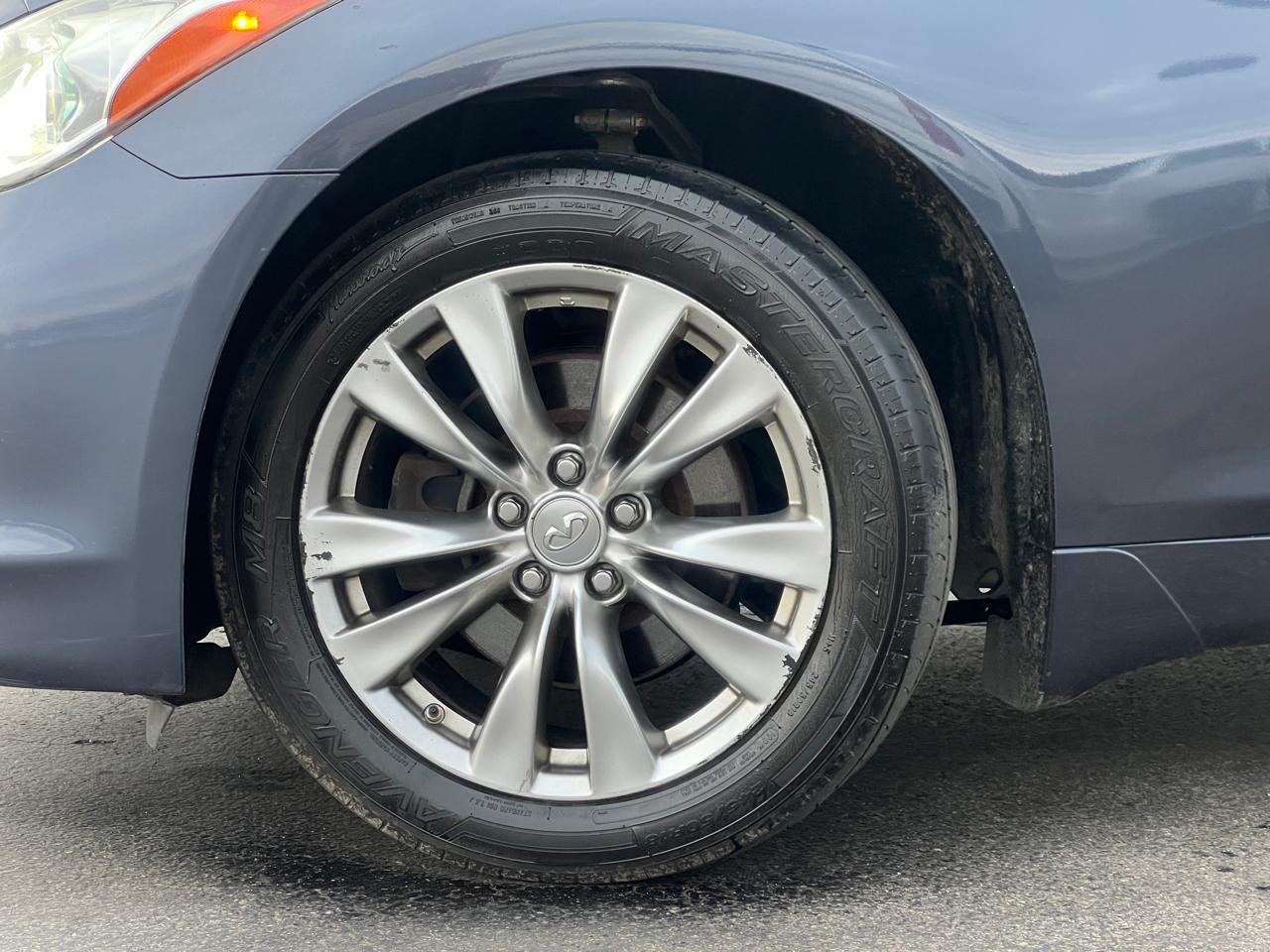 Infiniti M37 4dr Sdn AWD 2011