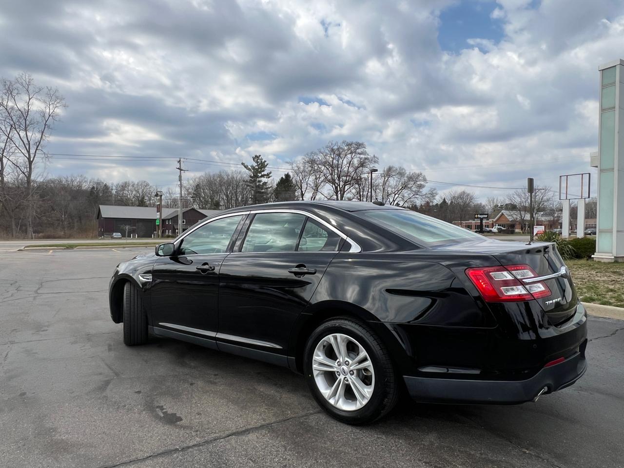 Ford Taurus SEL FWD 2017