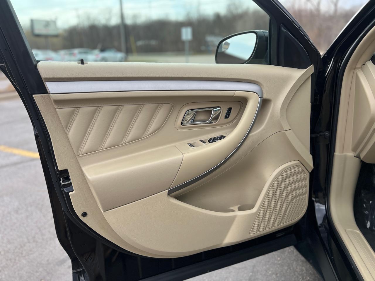 Ford Taurus SEL FWD 2017