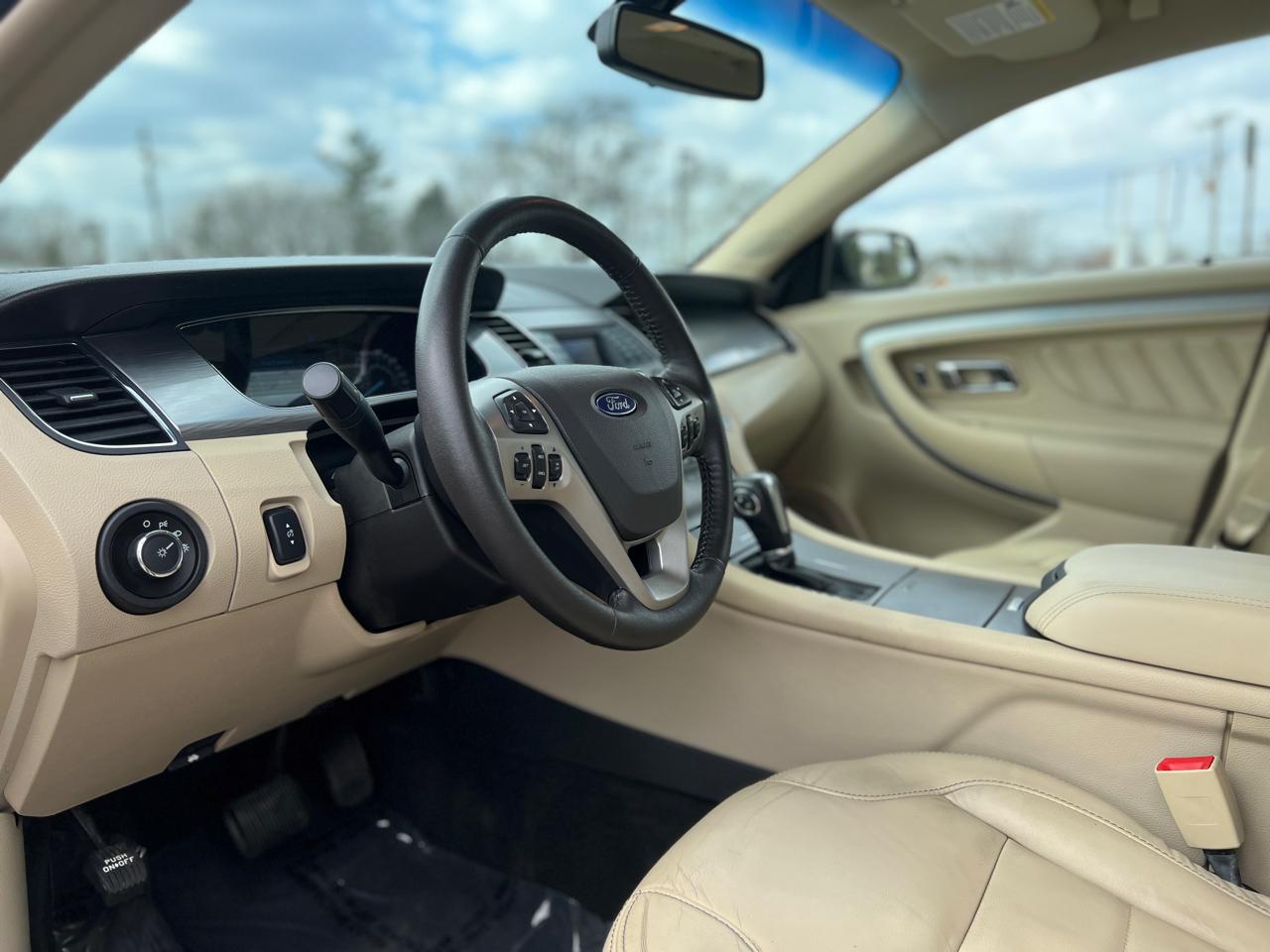 Ford Taurus SEL FWD 2017