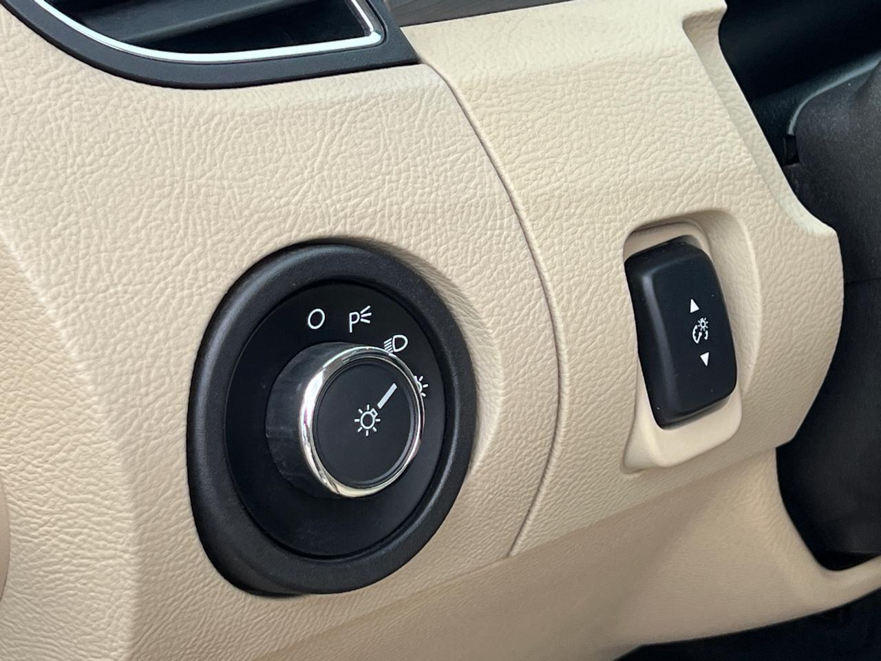 Ford Taurus SEL FWD 2017