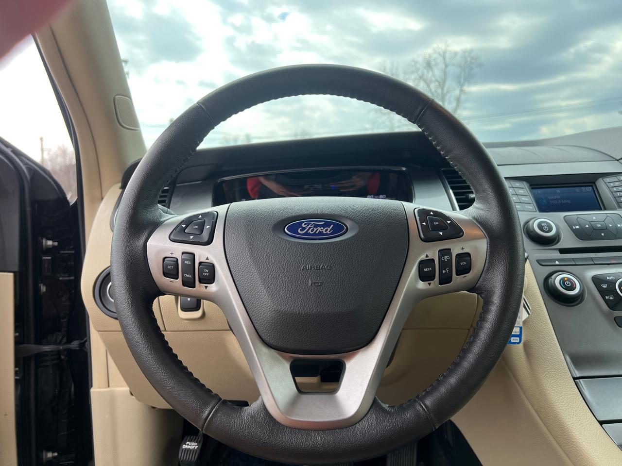 Ford Taurus SEL FWD 2017