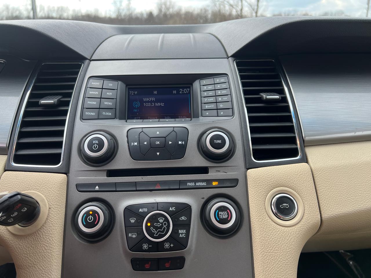 Ford Taurus SEL FWD 2017