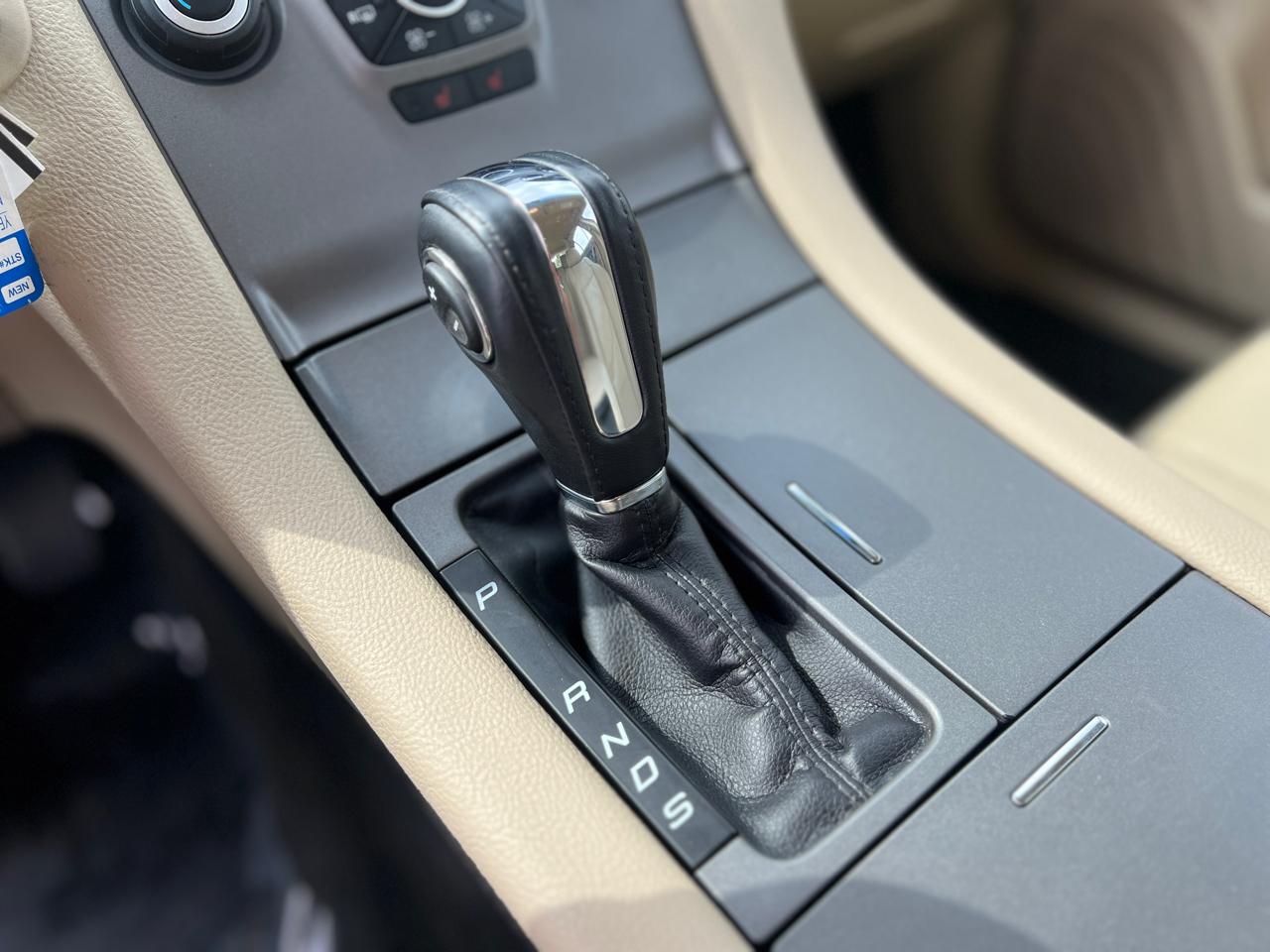 Ford Taurus SEL FWD 2017