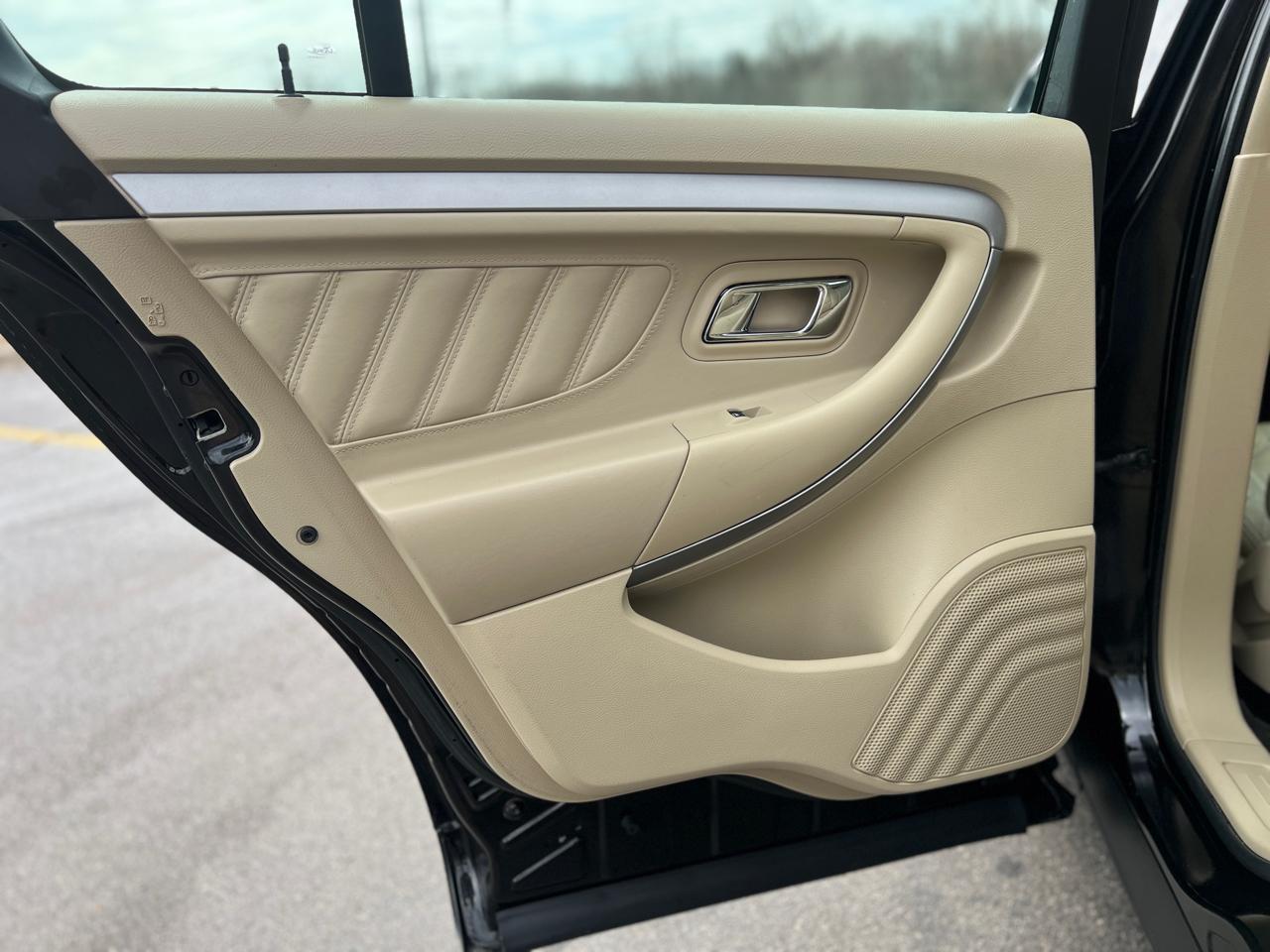 Ford Taurus SEL FWD 2017