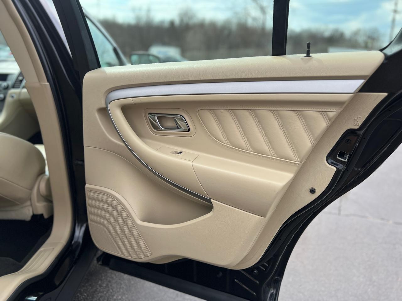 Ford Taurus SEL FWD 2017