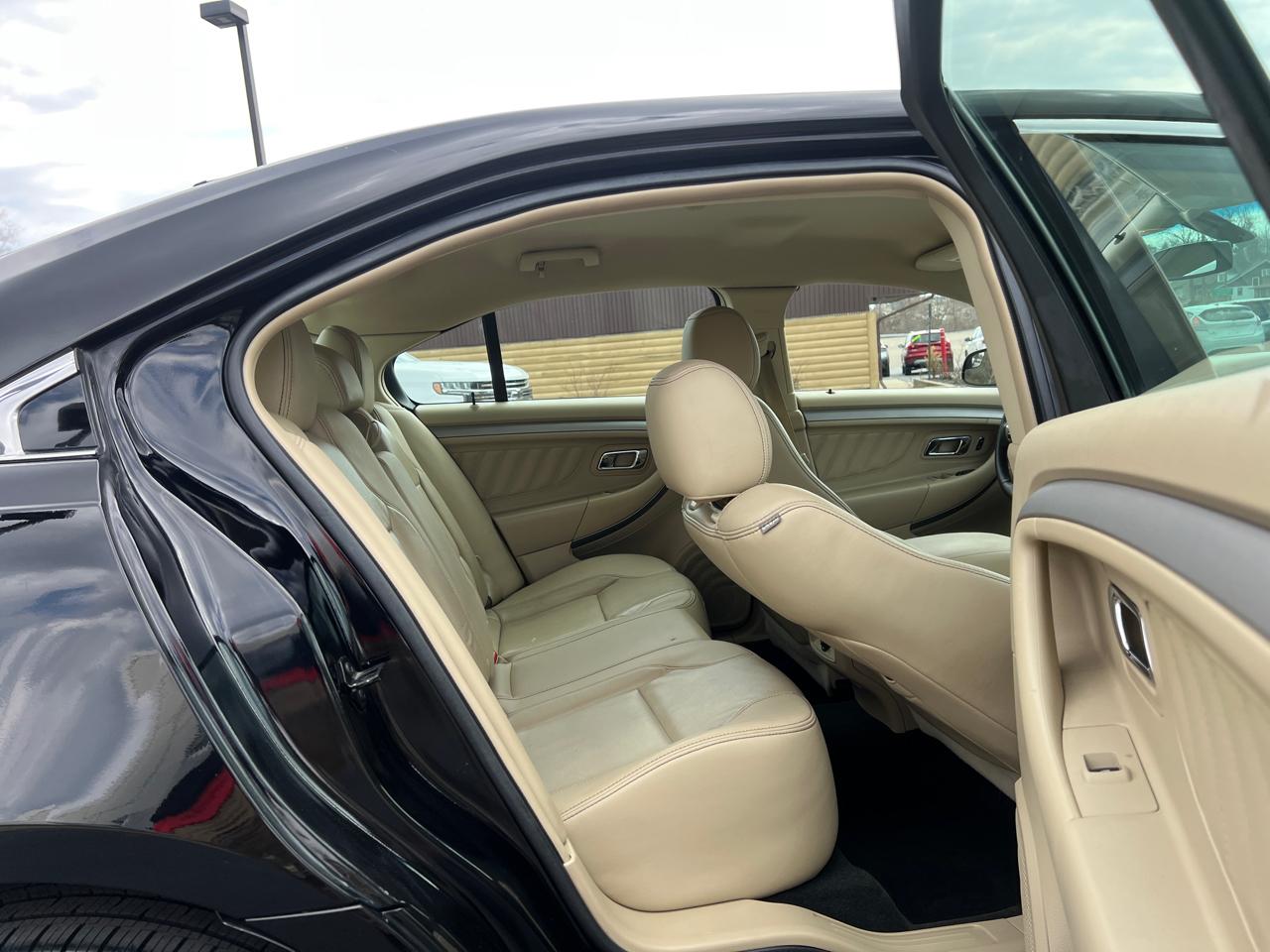 Ford Taurus SEL FWD 2017