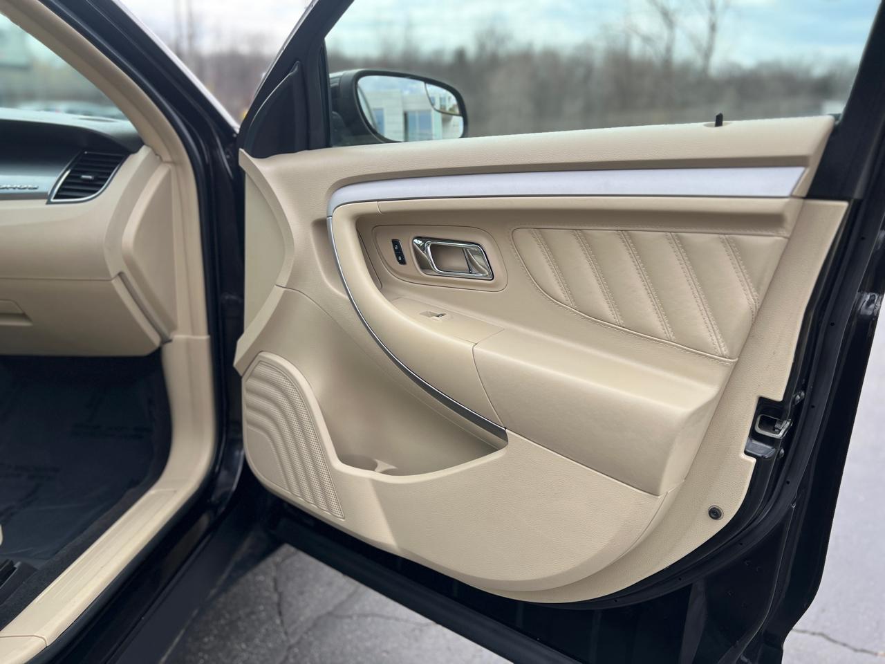 Ford Taurus SEL FWD 2017