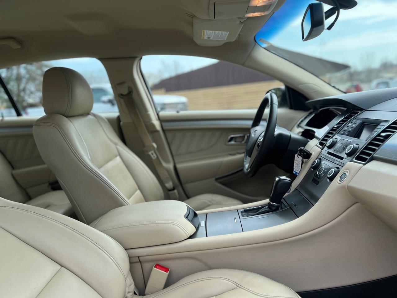 Ford Taurus SEL FWD 2017