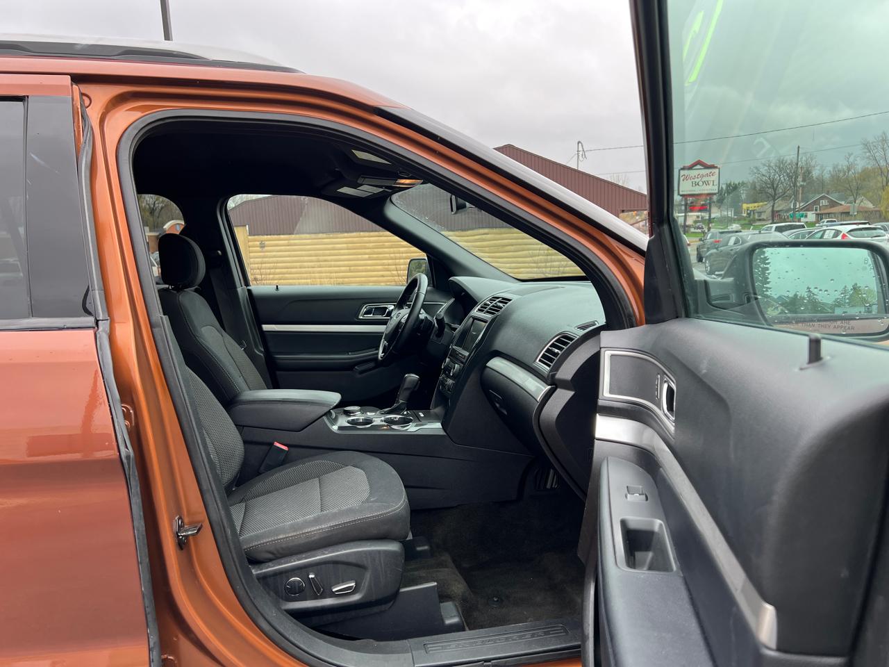 Ford Explorer XLT 4WD 2017