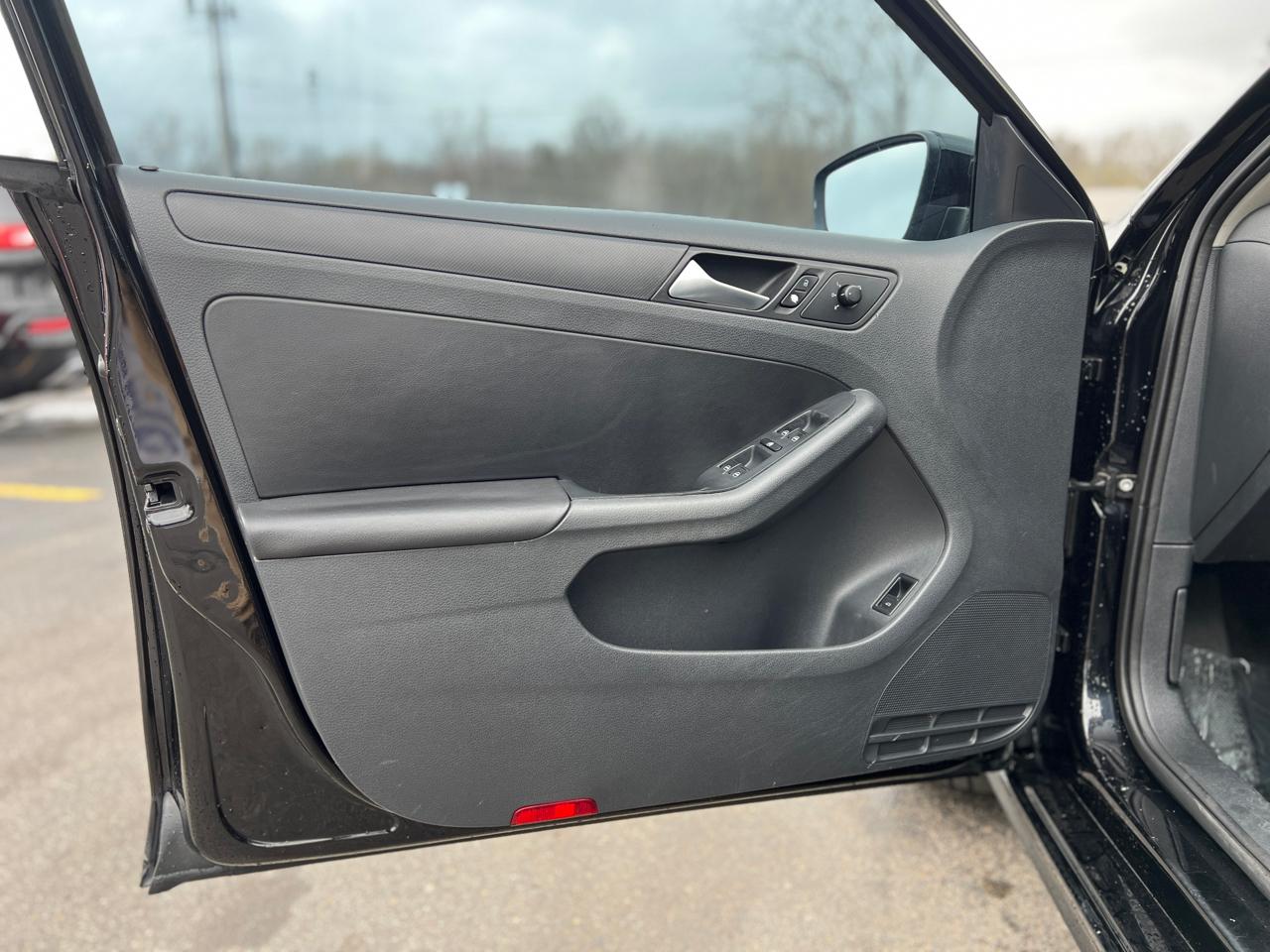 Volkswagen Jetta SE 2012