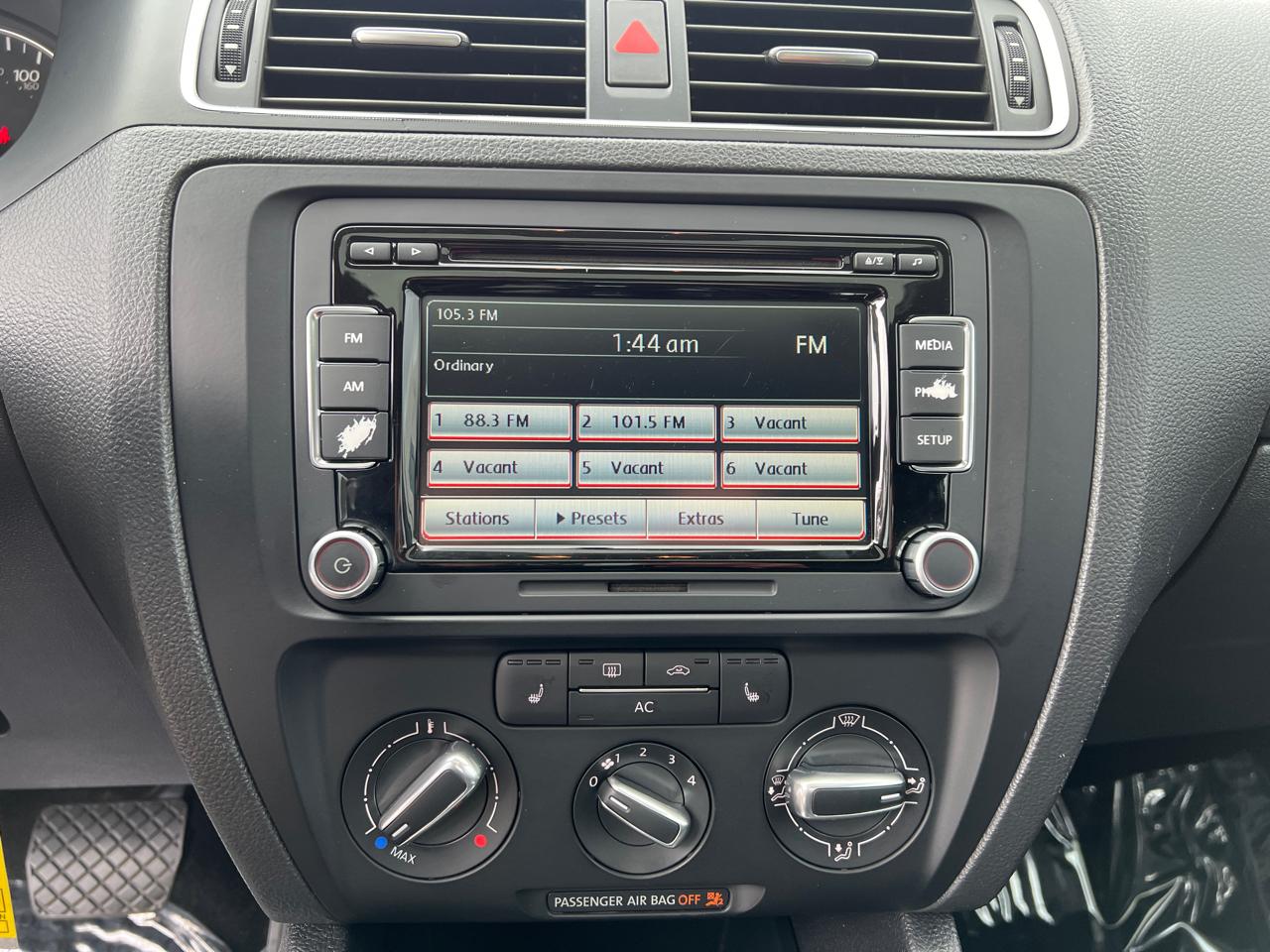 Volkswagen Jetta SE 2012