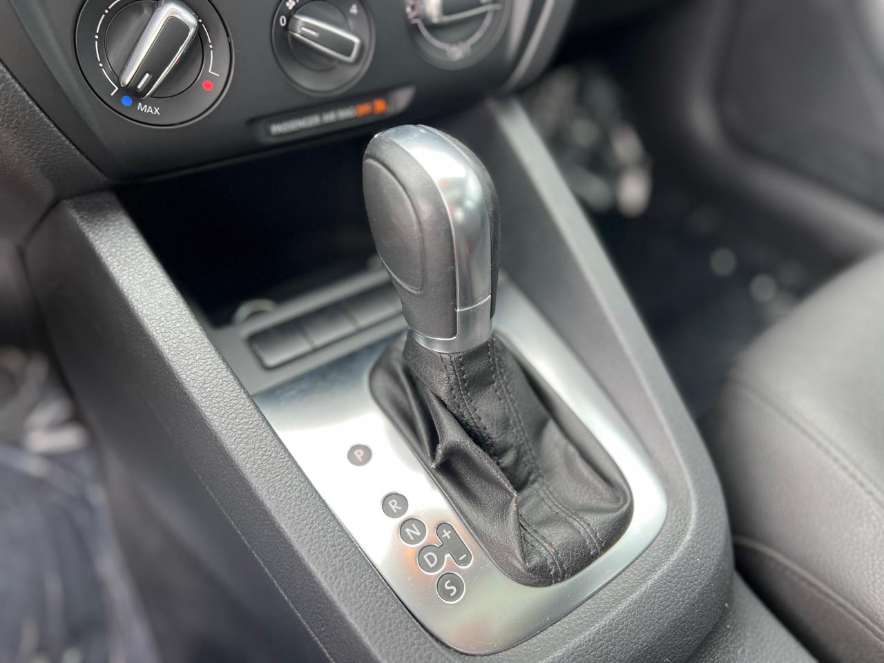 Volkswagen Jetta SE 2012