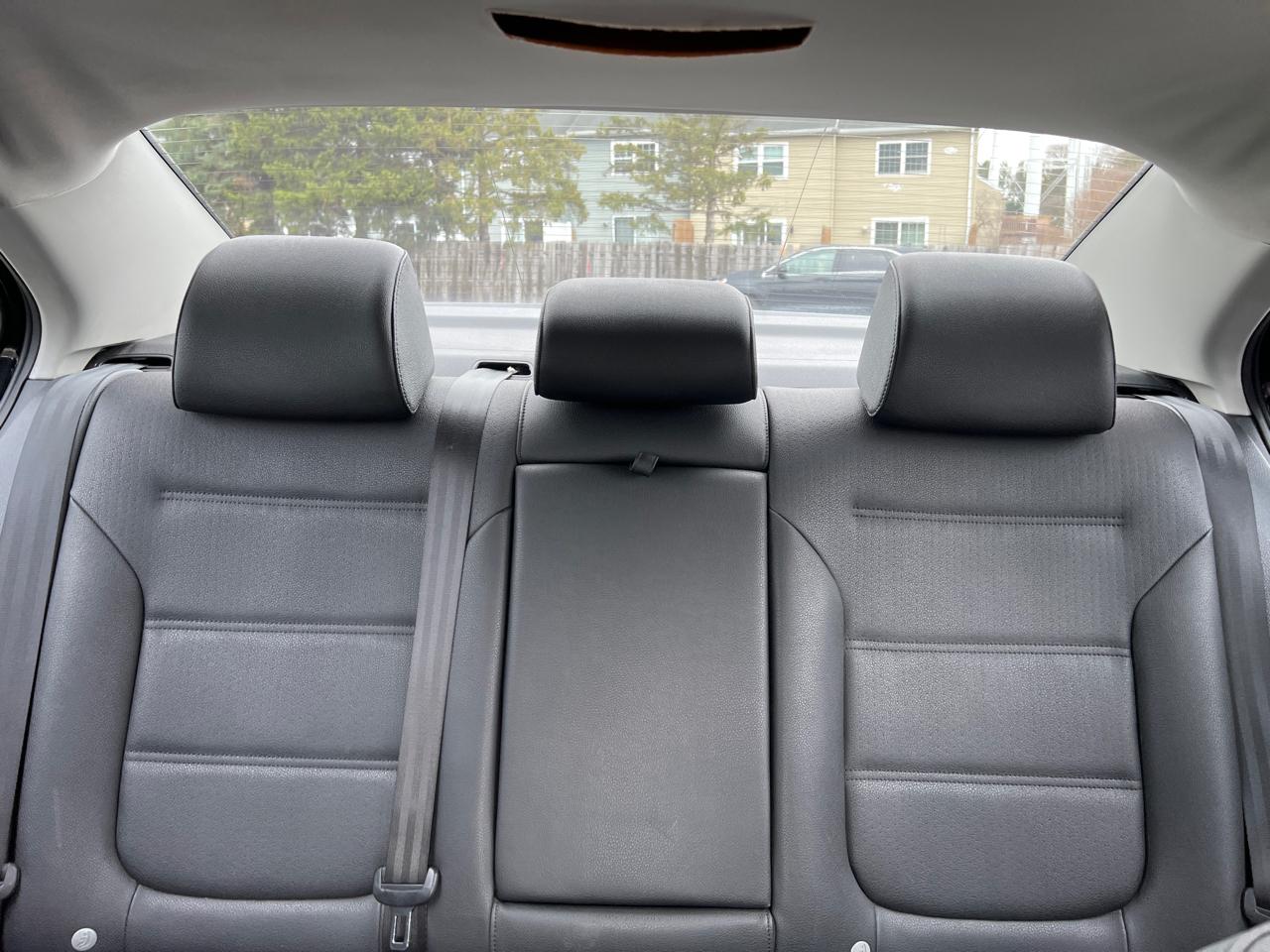 Volkswagen Jetta SE 2012