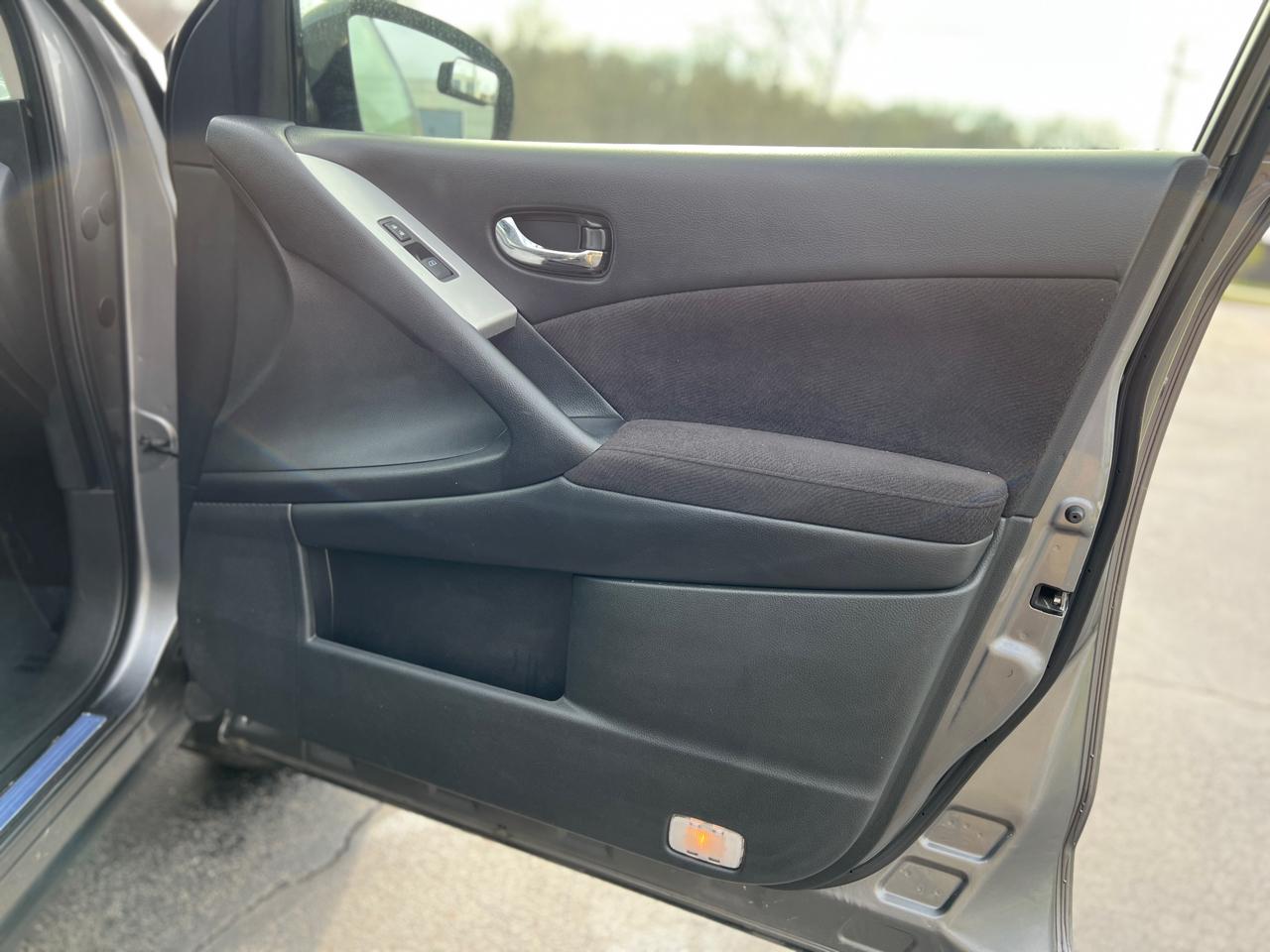 Nissan Murano SV AWD 2013