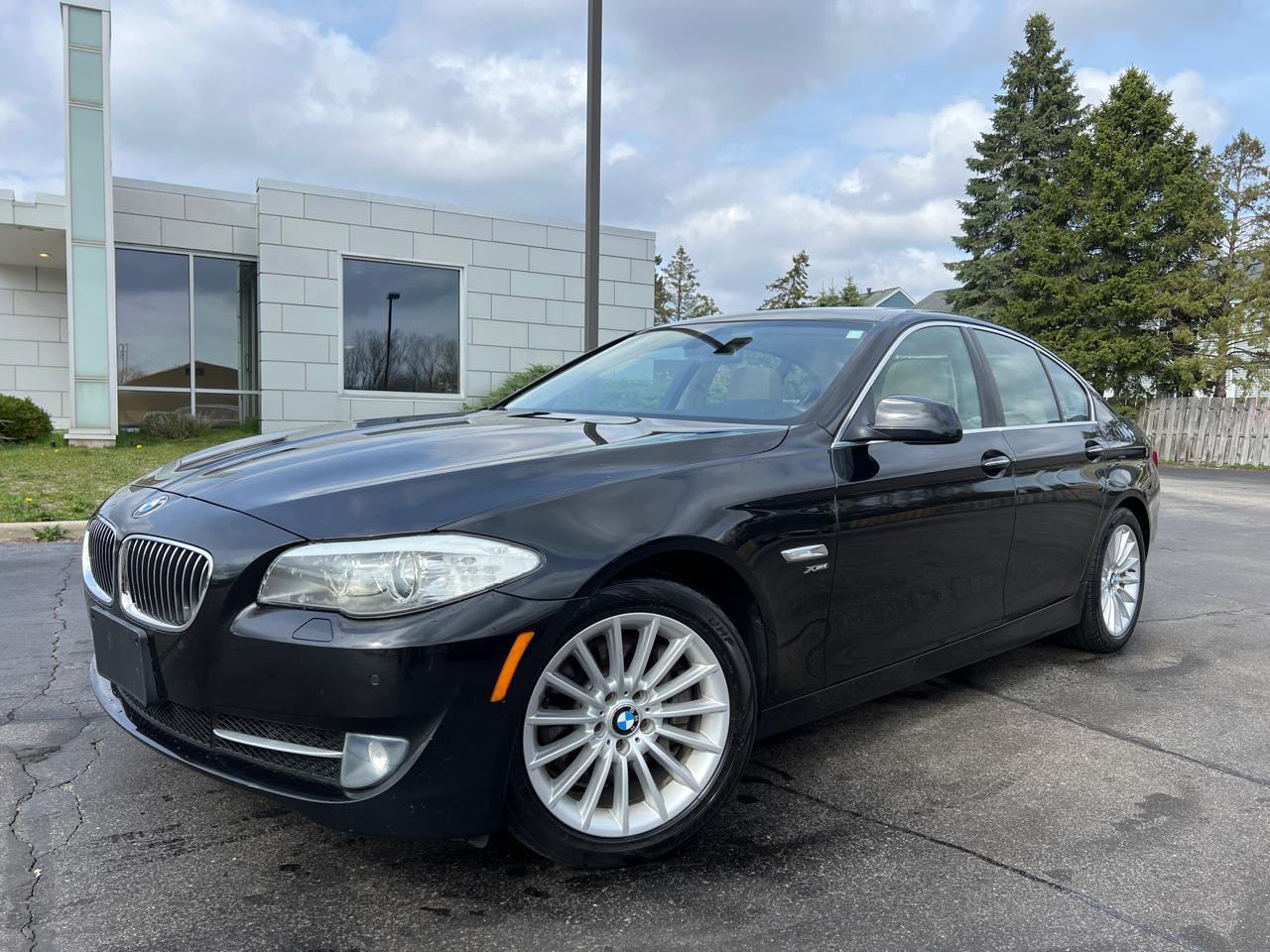 BMW 5-Series 535xi 2011