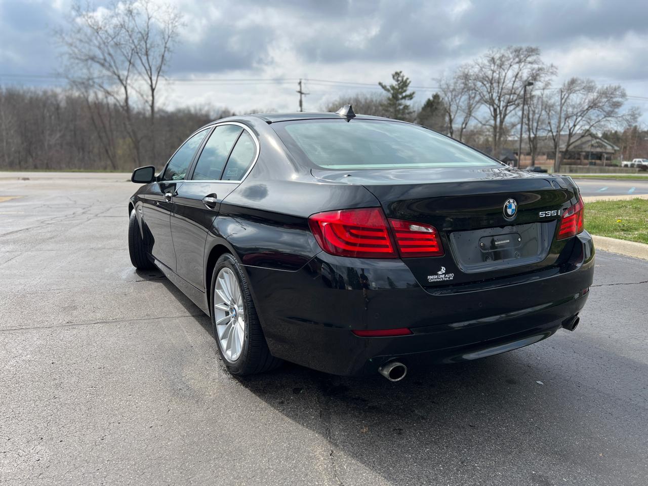 BMW 5-Series 535xi 2011