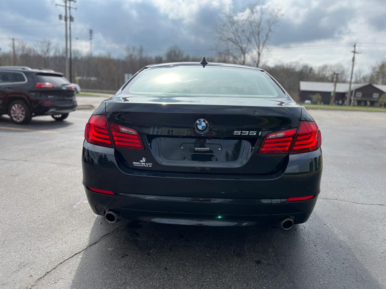 BMW 5-Series 535xi 2011