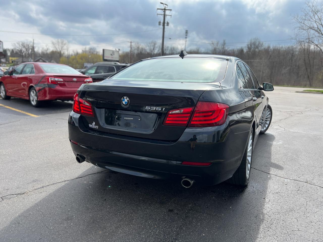 BMW 5-Series 535xi 2011