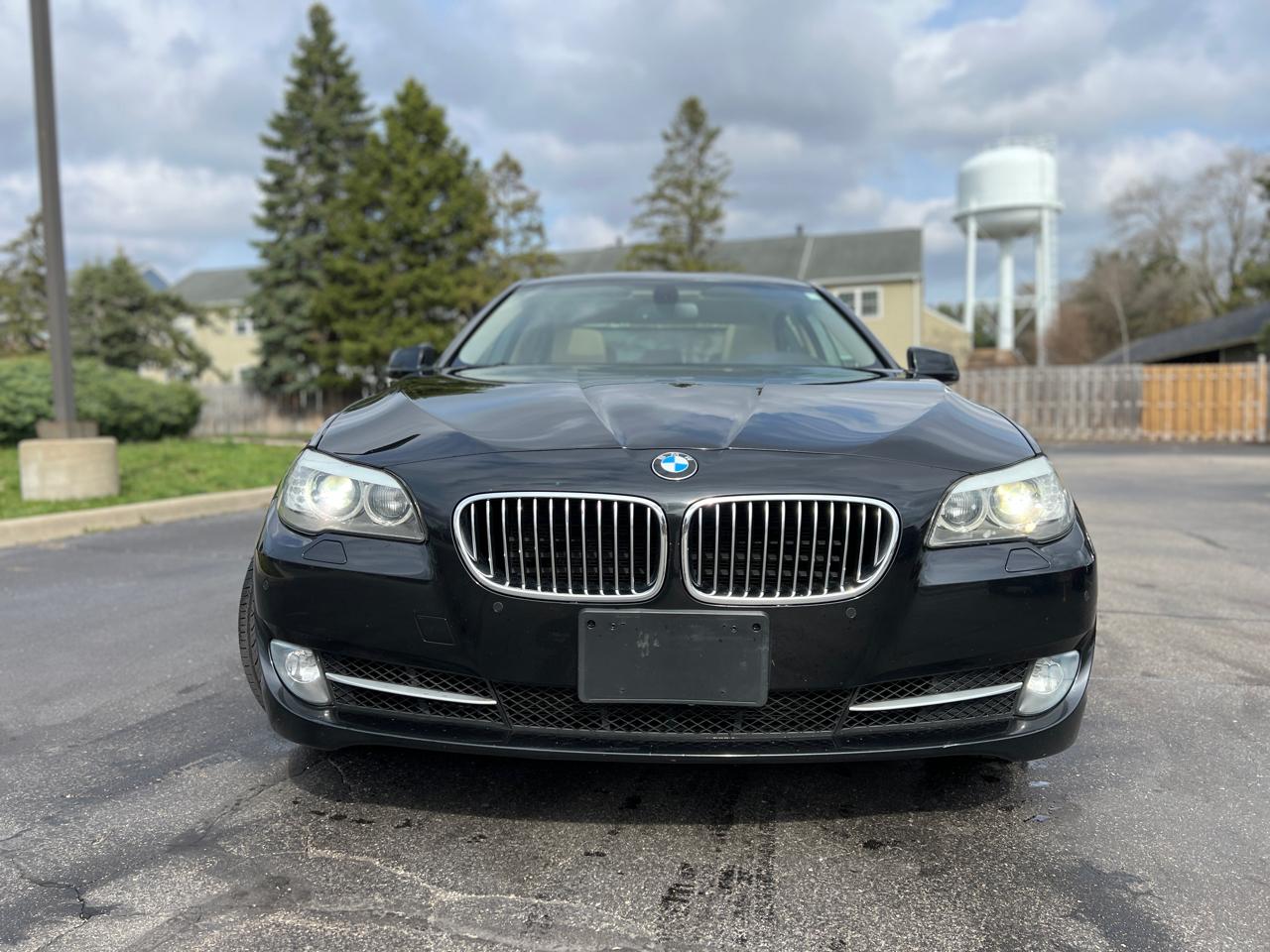 BMW 5-Series 535xi 2011