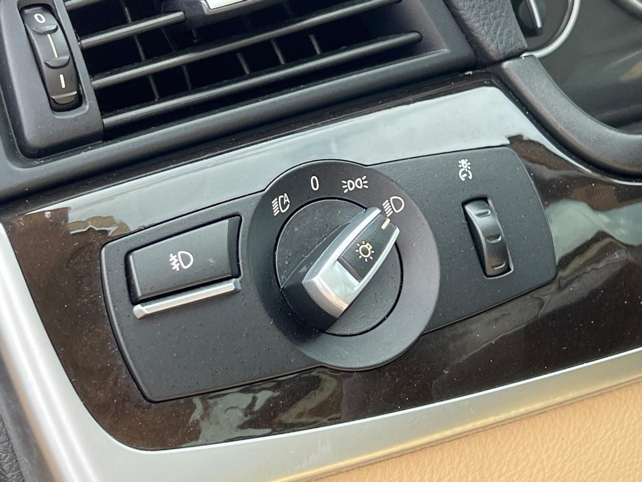 BMW 5-Series 535xi 2011