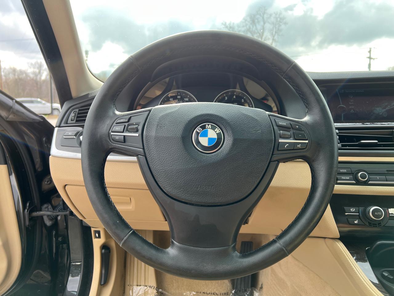 BMW 5-Series 535xi 2011