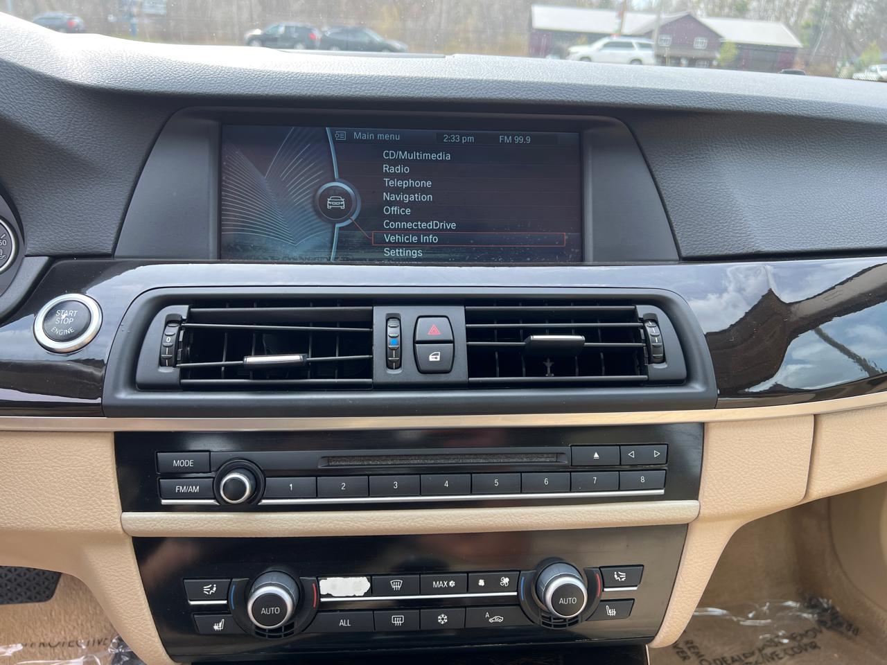 BMW 5-Series 535xi 2011