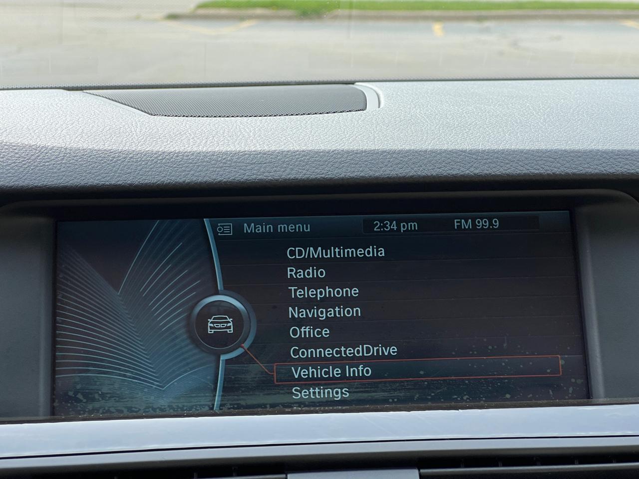 BMW 5-Series 535xi 2011