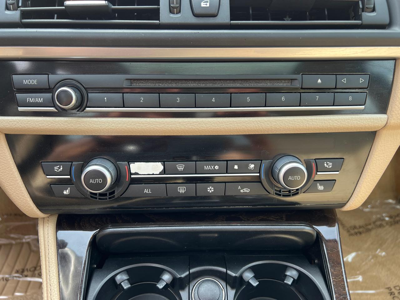 BMW 5-Series 535xi 2011