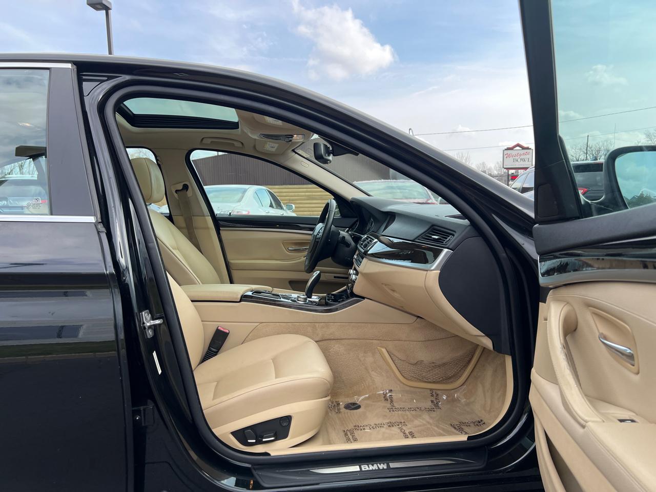 BMW 5-Series 535xi 2011