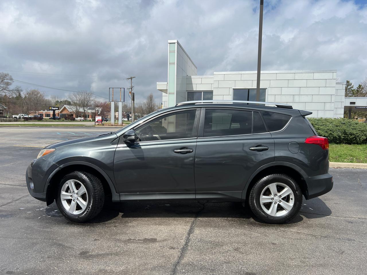 Toyota RAV4 XLE AWD 2013