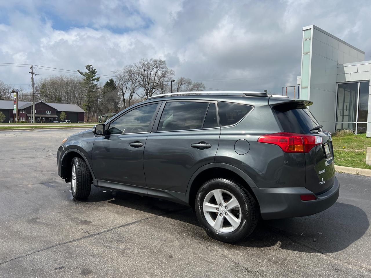 Toyota RAV4 XLE AWD 2013