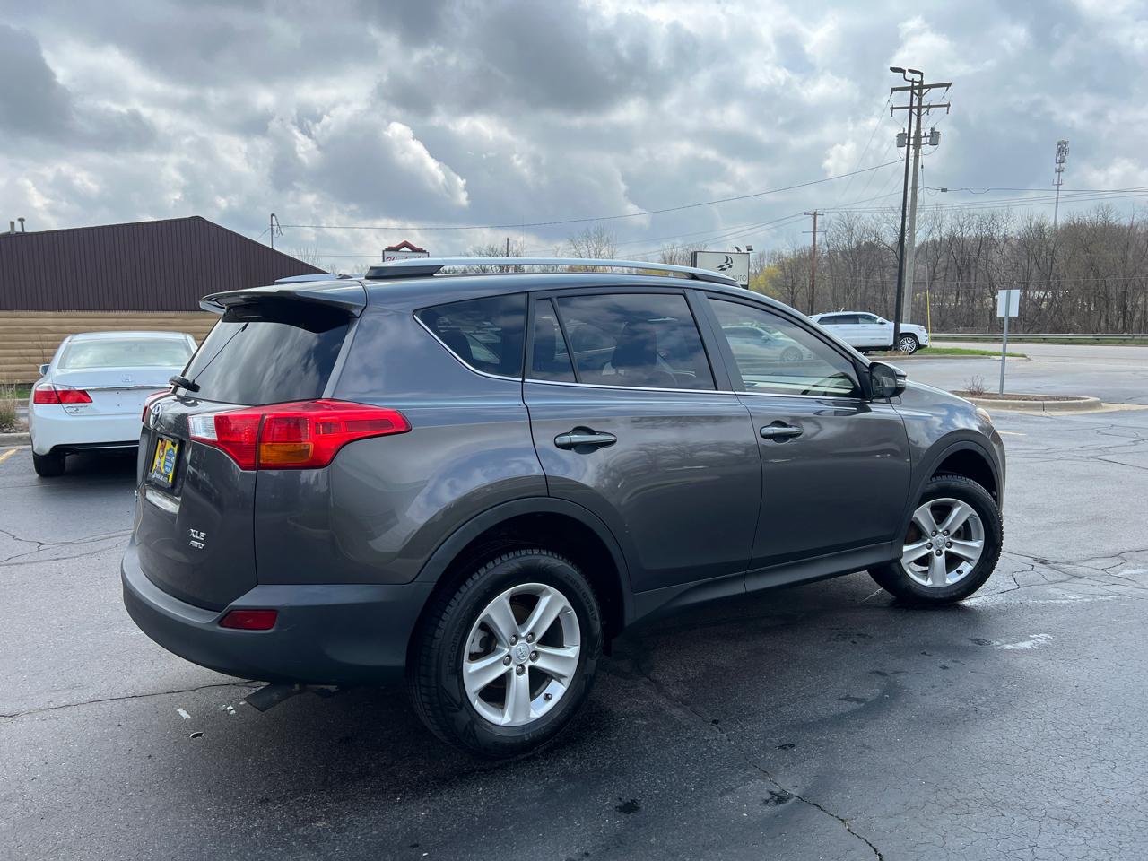 Toyota RAV4 XLE AWD 2013