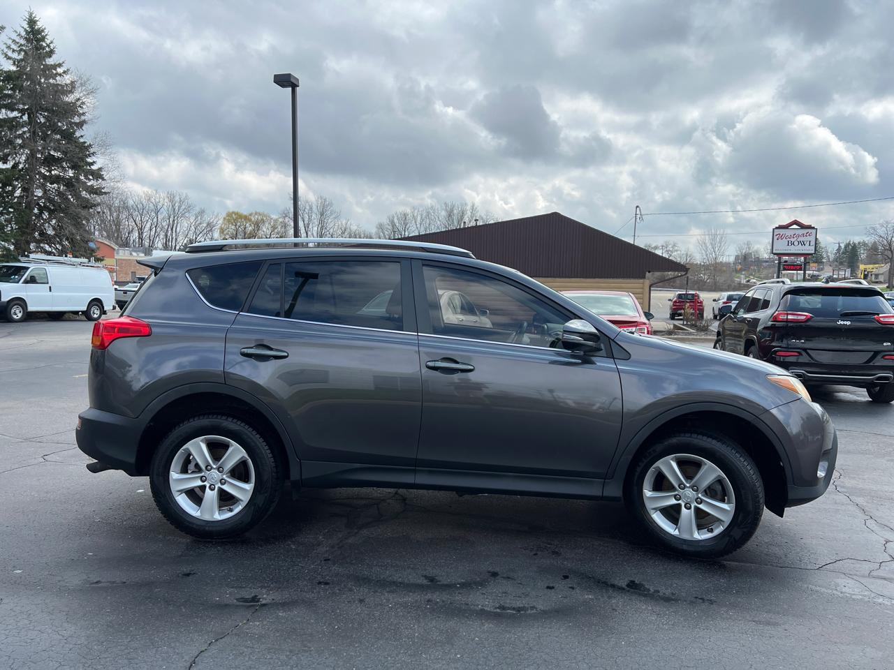 Toyota RAV4 XLE AWD 2013