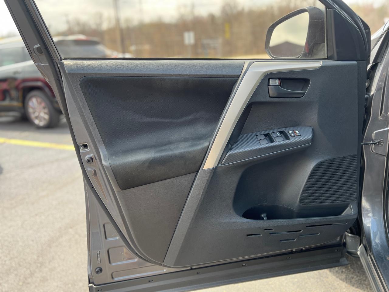 Toyota RAV4 XLE AWD 2013