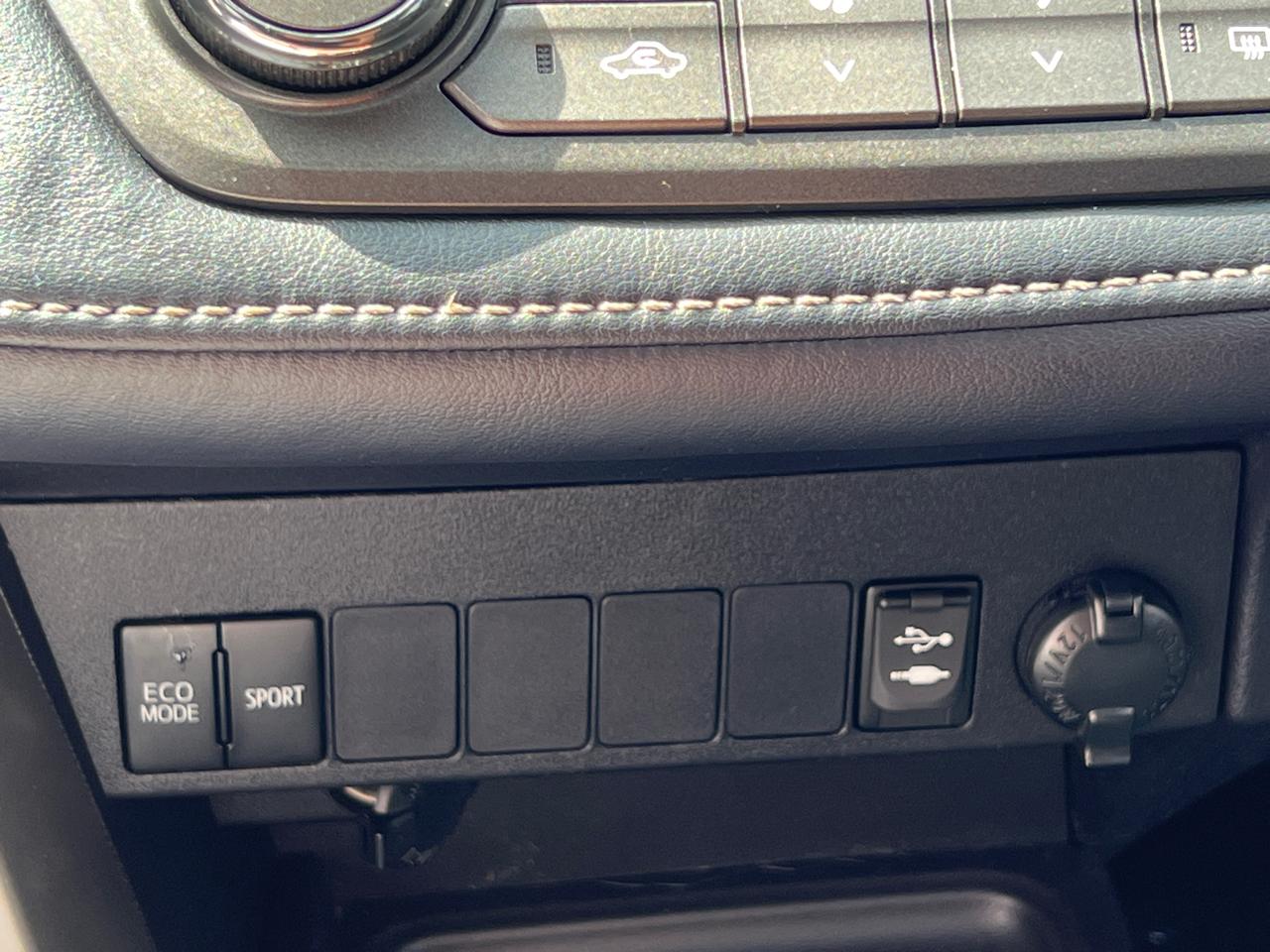 Toyota RAV4 XLE AWD 2013