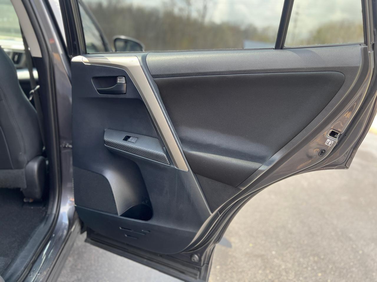 Toyota RAV4 XLE AWD 2013