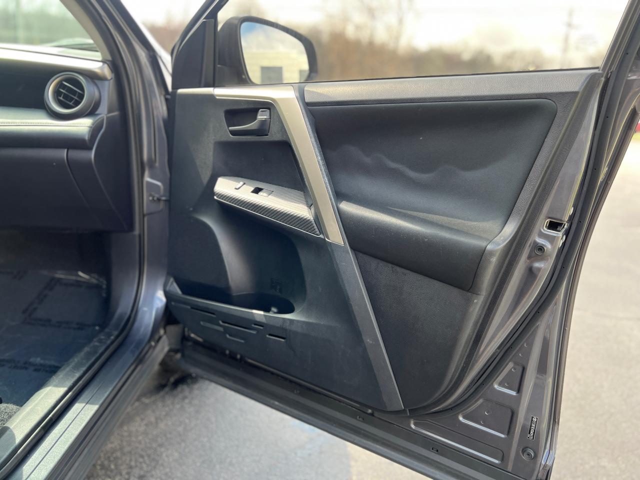 Toyota RAV4 XLE AWD 2013