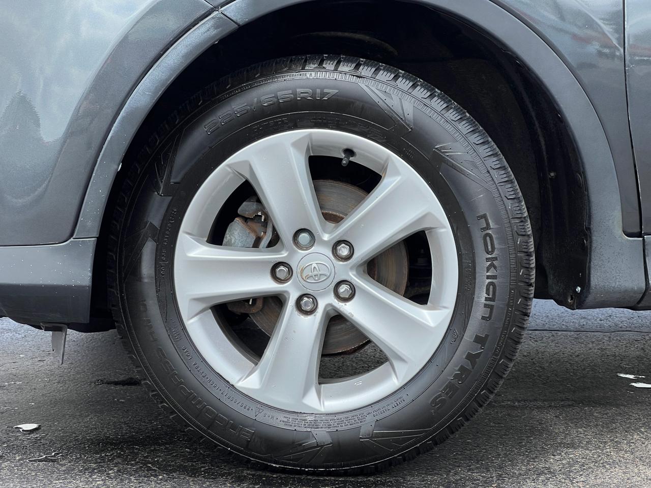 Toyota RAV4 XLE AWD 2013