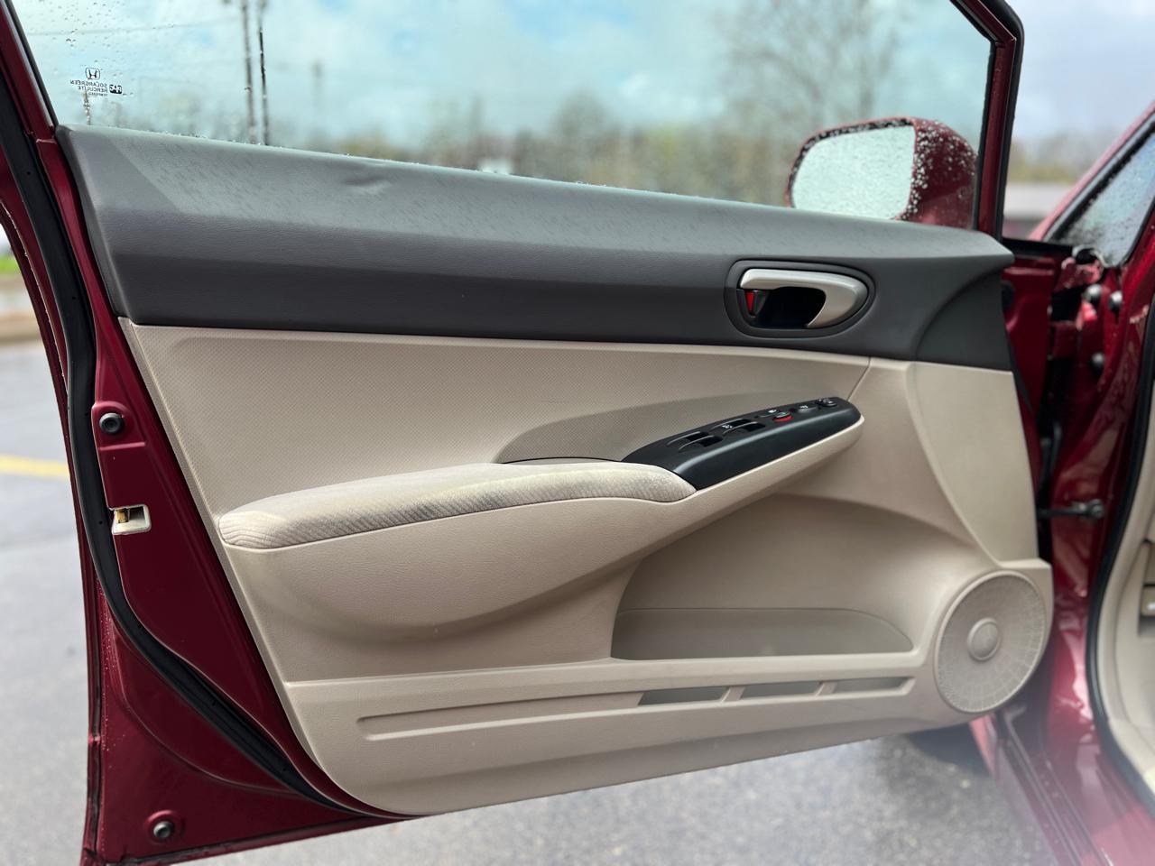 Honda Civic LX Sedan 5-Speed AT 2009