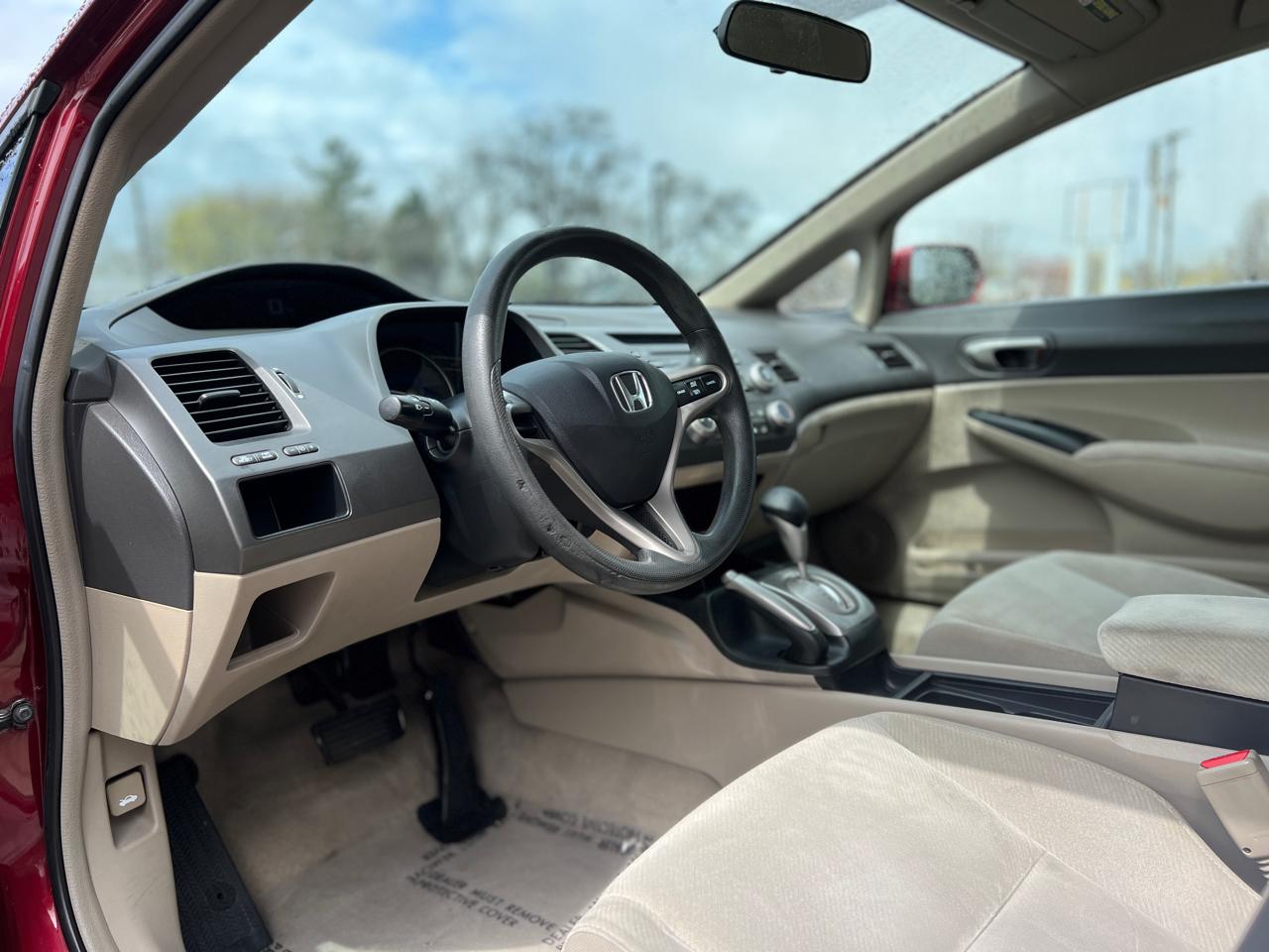 Honda Civic LX Sedan 5-Speed AT 2009