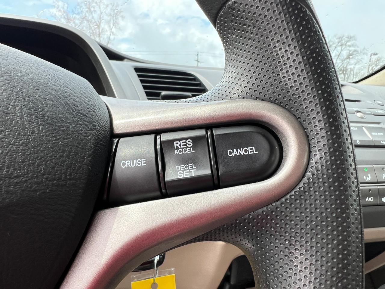 Honda Civic LX Sedan 5-Speed AT 2009