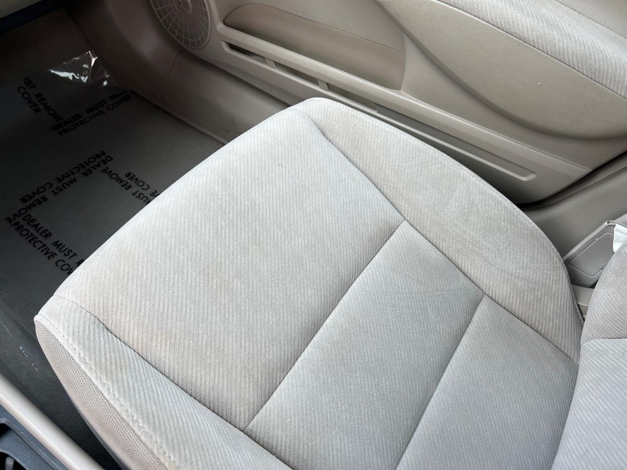 Honda Civic LX Sedan 5-Speed AT 2009