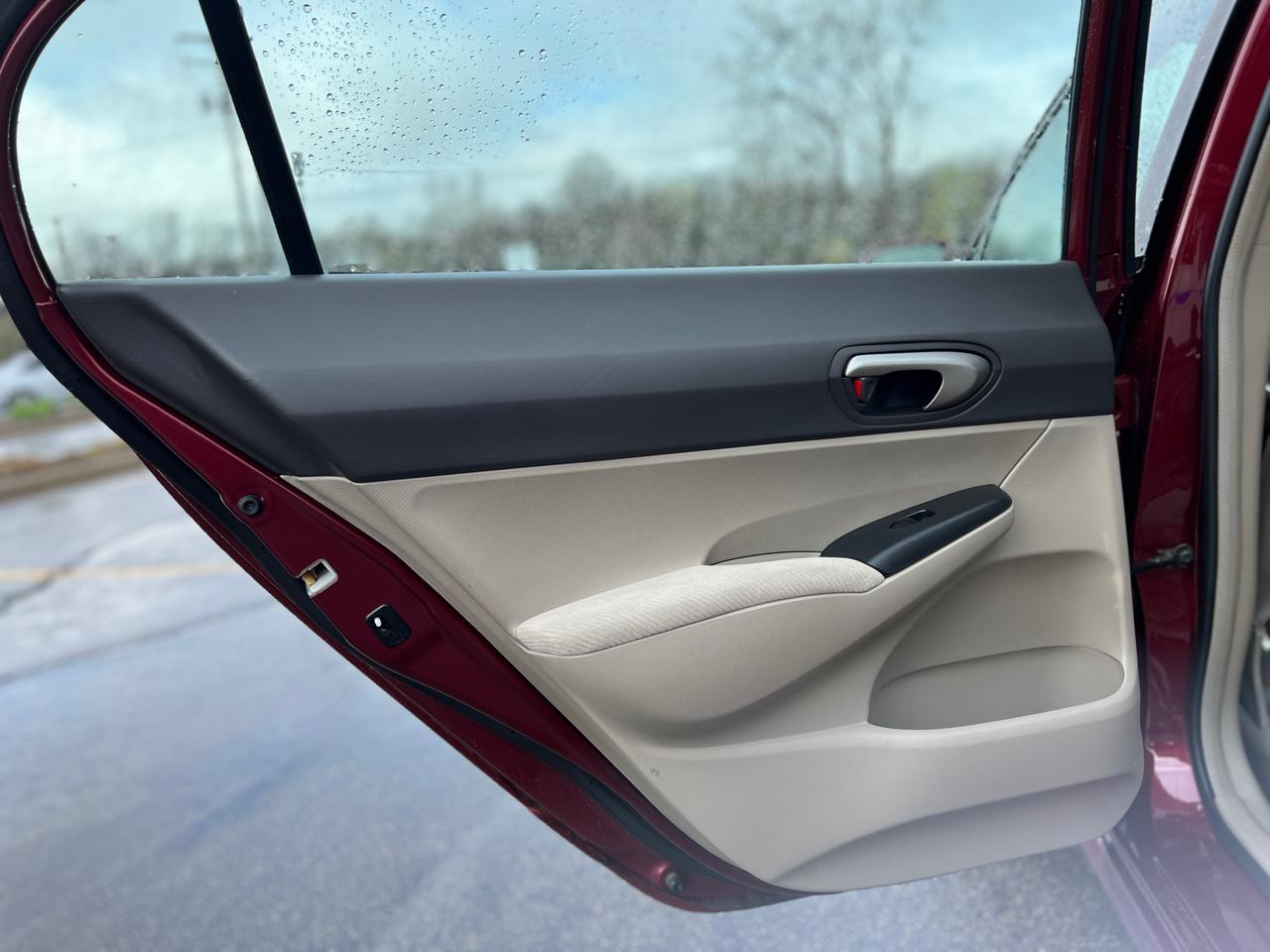 Honda Civic LX Sedan 5-Speed AT 2009