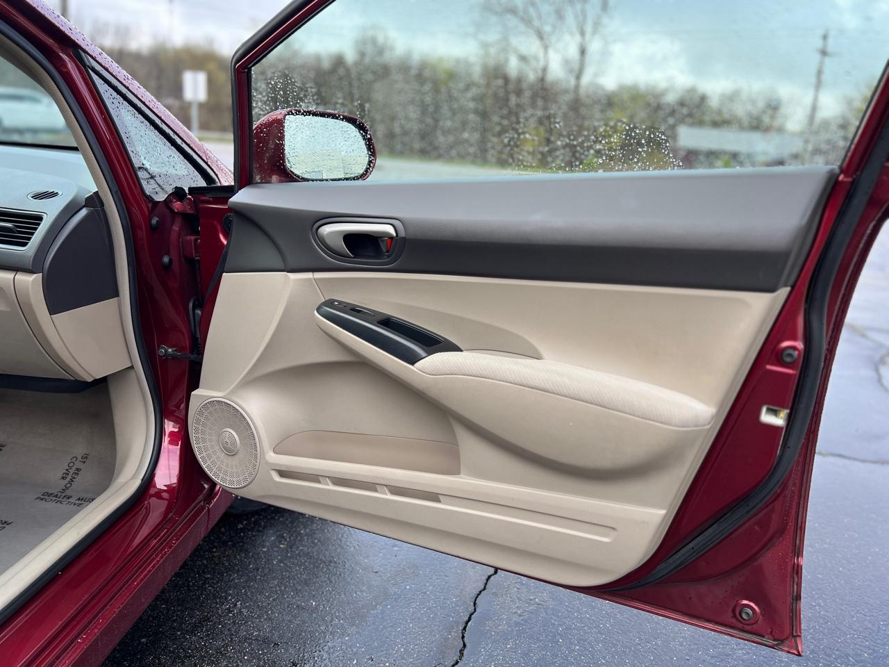 Honda Civic LX Sedan 5-Speed AT 2009