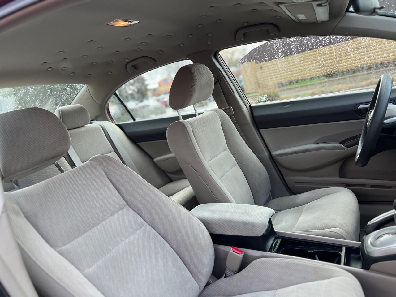 Honda Civic LX Sedan 5-Speed AT 2009