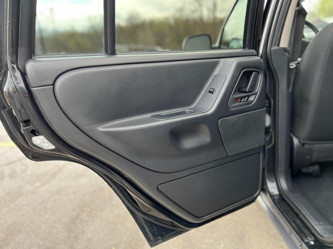 Jeep Grand Cherokee Laredo 4x4 2004