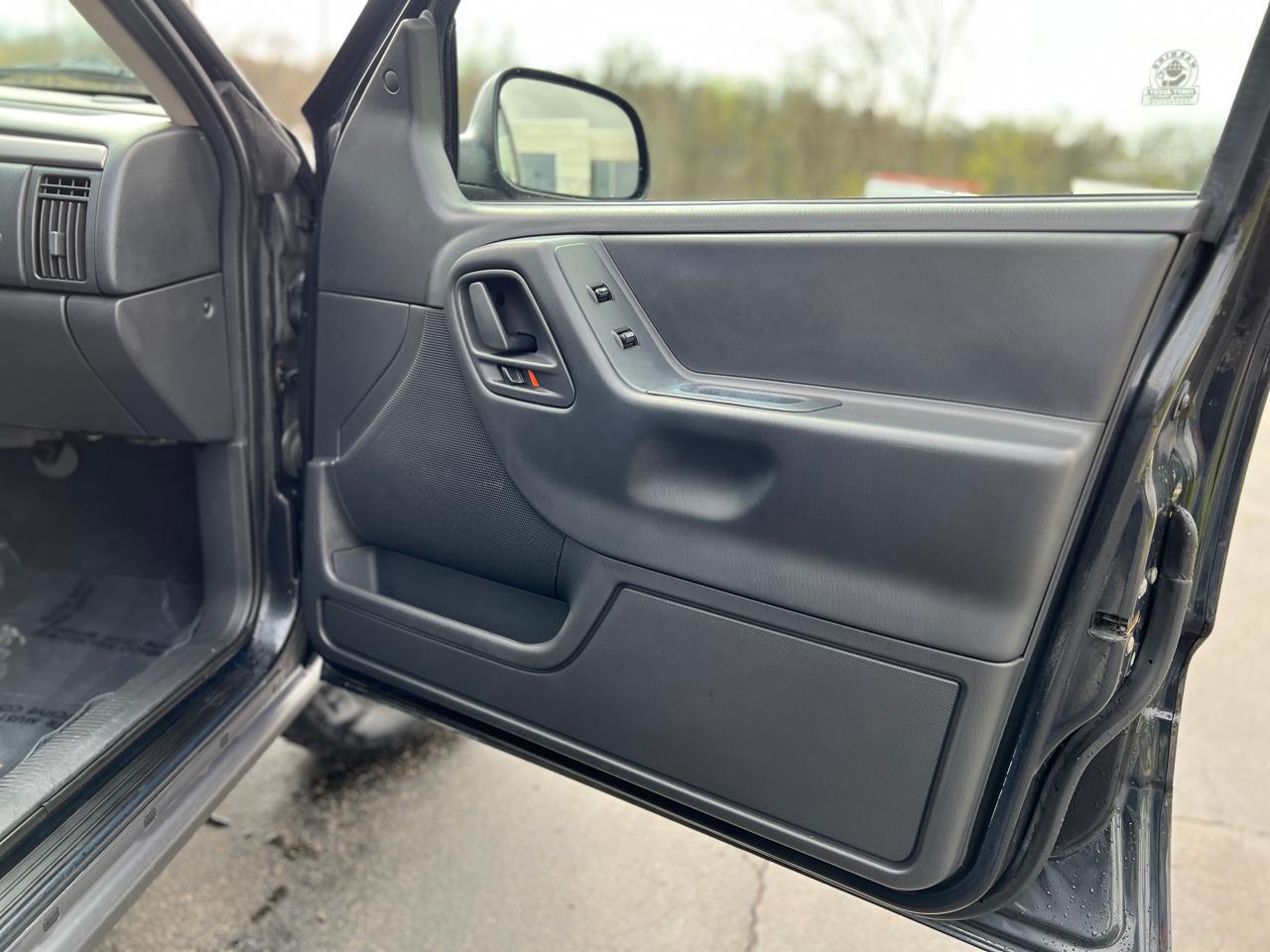 Jeep Grand Cherokee Laredo 4x4 2004