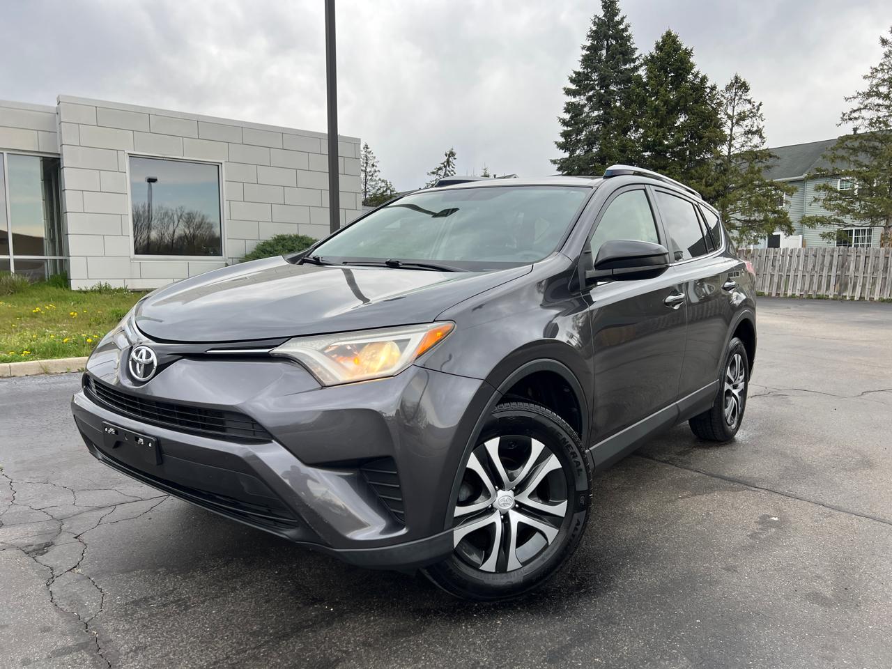 Toyota RAV4 LE AWD 2016