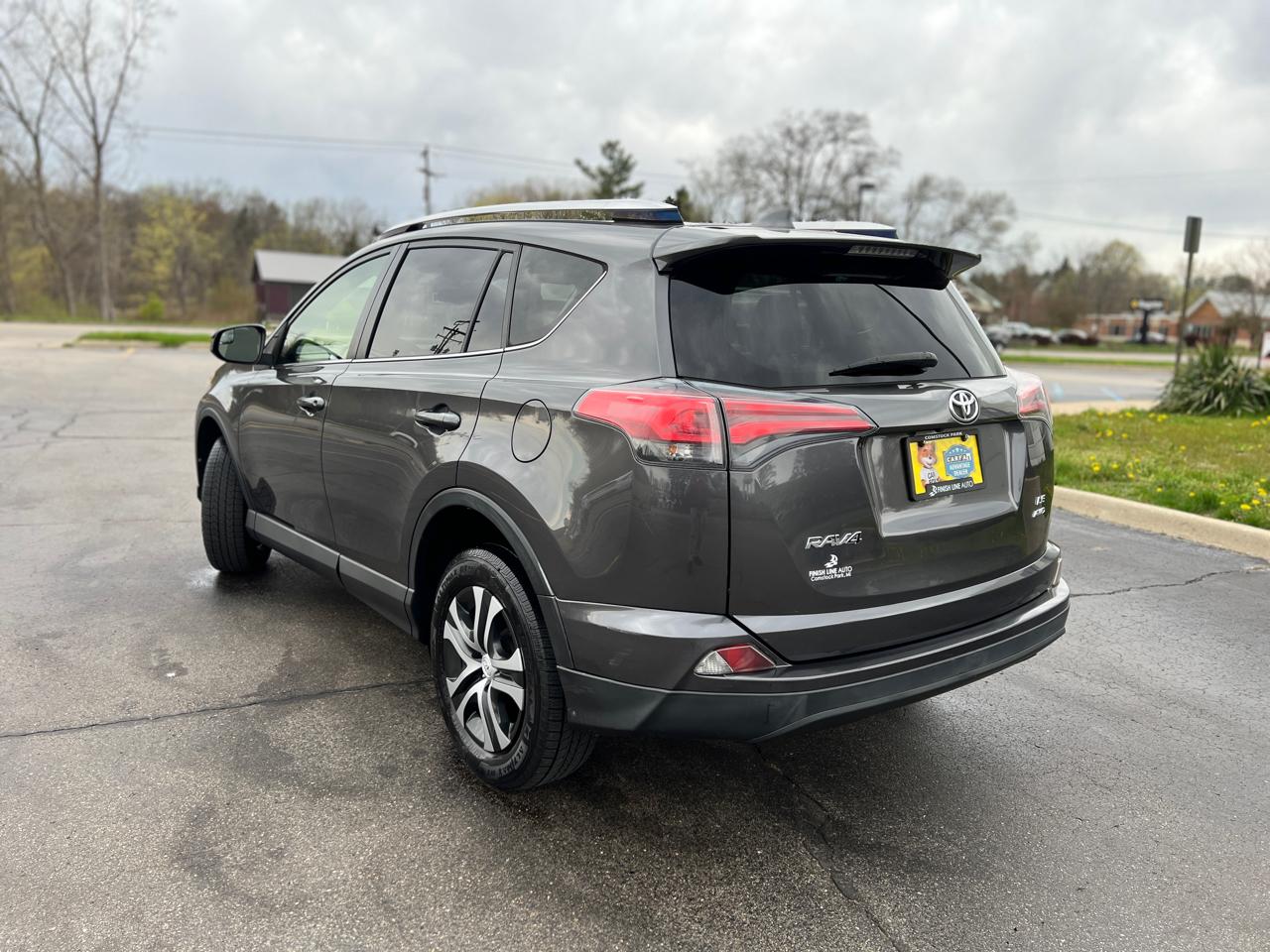 Toyota RAV4 LE AWD 2016